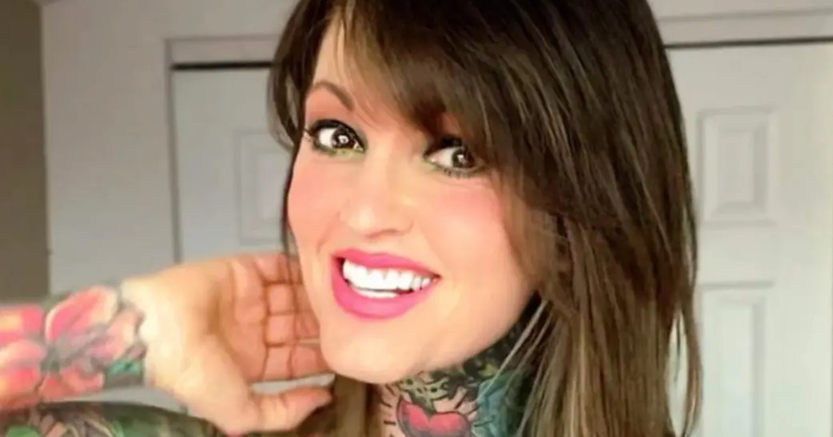Where is the woman from the iconic Blink-182 Enema of the State album cover now?