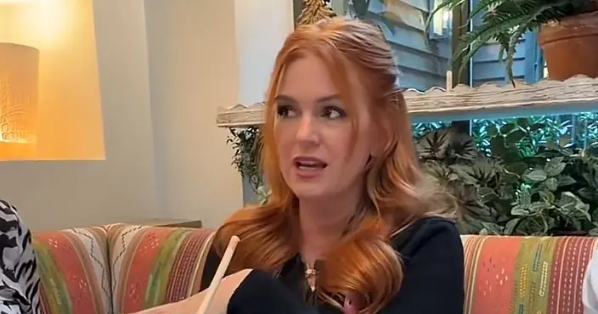 Isla Fisher reveals the "dating ick" that instantly killed her attraction to someone