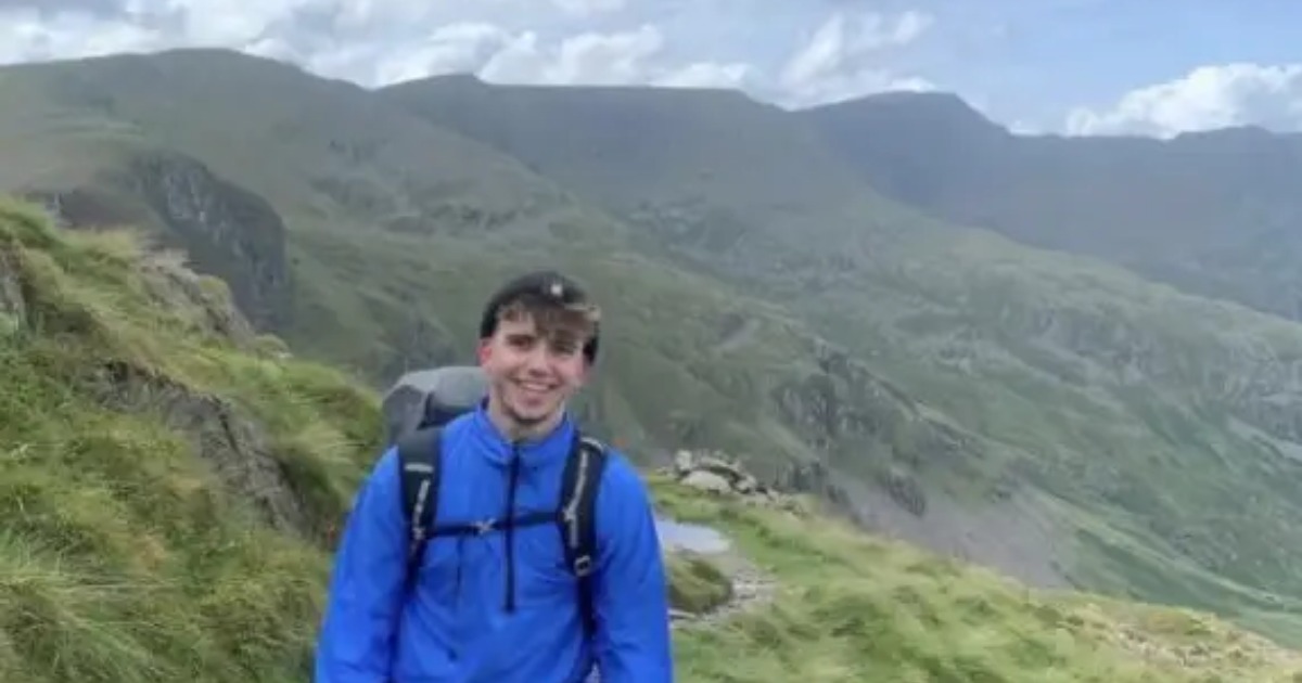 Two friends hiking on mountain found dead after what emergency operators did with phone call